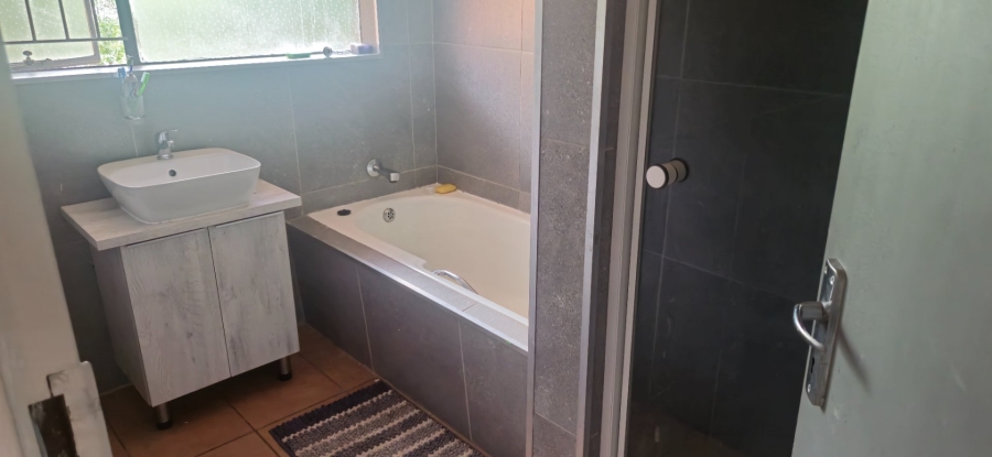  Bedroom Property for Sale in Heuwelsig Free State